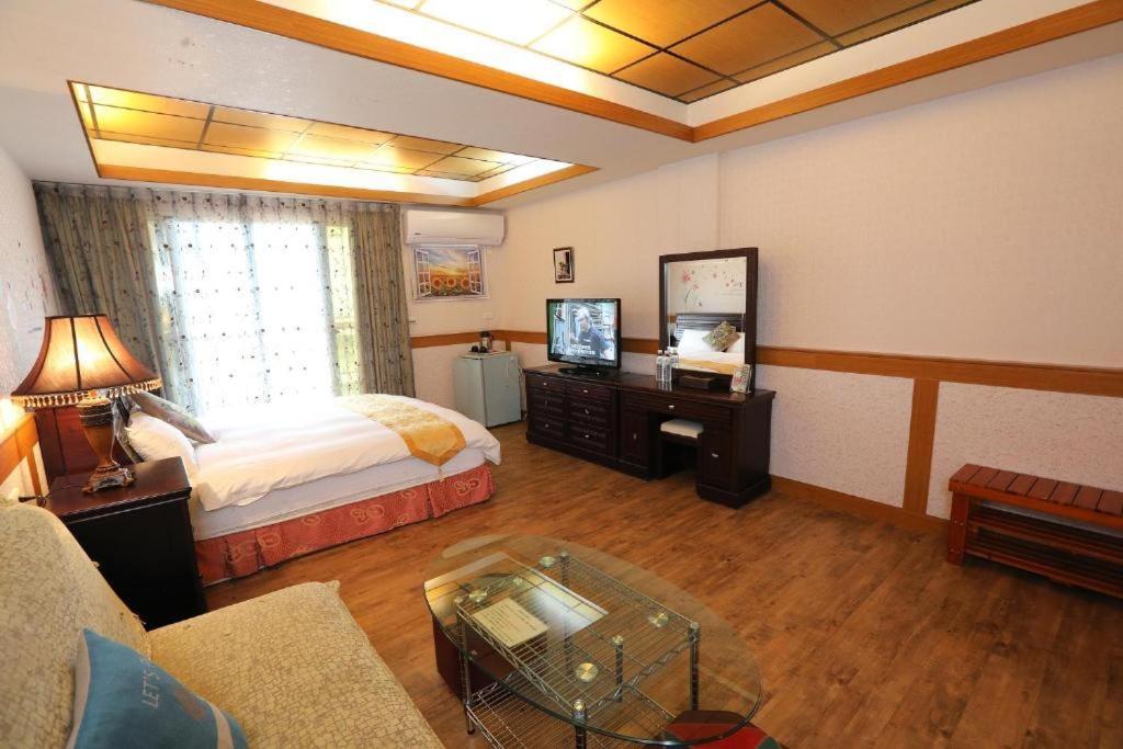 First Place B&B Città di Hualien Esterno foto