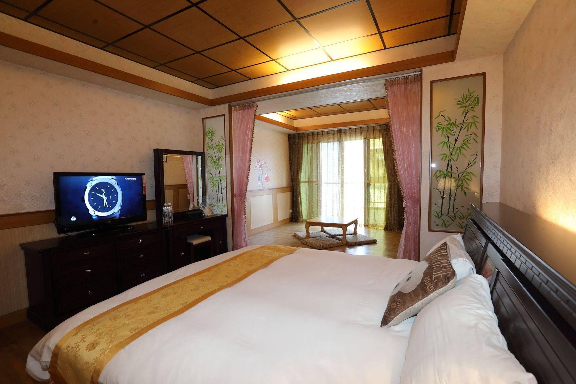 First Place B&B Città di Hualien Esterno foto
