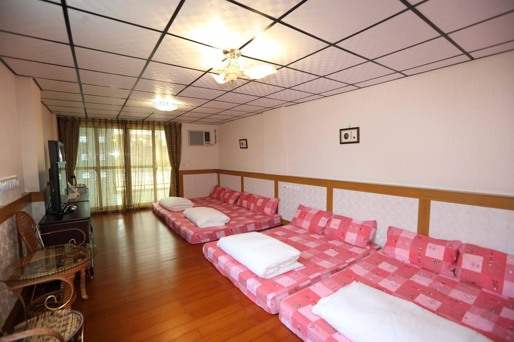 First Place B&B Città di Hualien Esterno foto